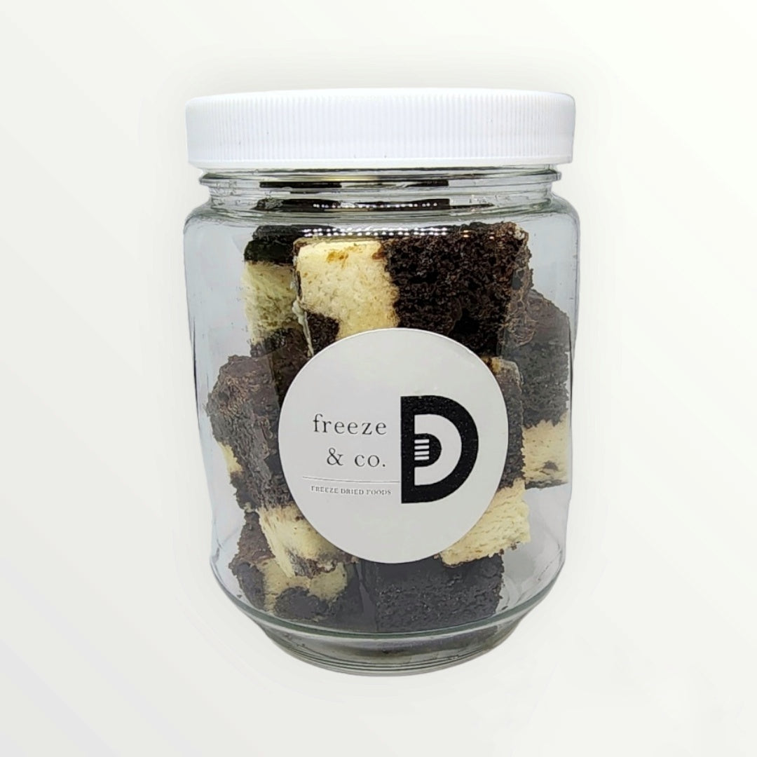 Tuxedo Cake Bites Freeze Dried 100g