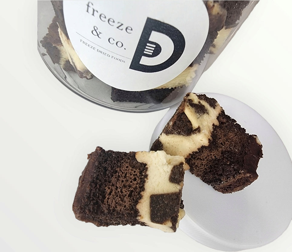 Tuxedo Cake Bites Freeze Dried 100g